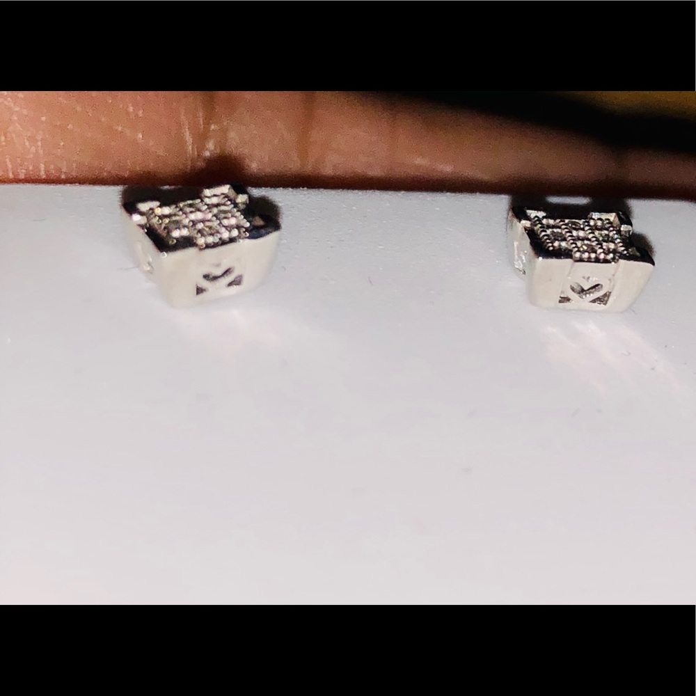 Real Diamond earrings 1/6ct not CZ huge sale gift - Picture 6 of 6